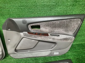 ОБШИВКА ДВЕРЕЙ НА TOYOTA MARK II GX100