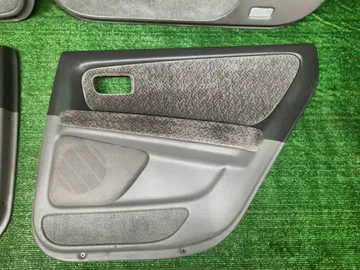 ОБШИВКА ДВЕРЕЙ НА TOYOTA MARK II GX100