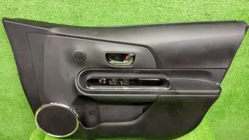 ОБШИВКА ДВЕРЕЙ НА TOYOTA AQUA NHP10