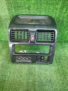 КОНСОЛЬ МАГНИТОФОНА НА MAZDA MPV LV5W