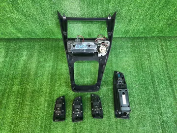 КОНСОЛЬ МАГНИТОФОНА НА HONDA ACCORD CH9