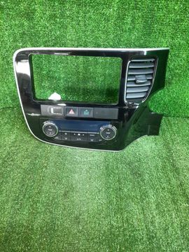 КОНСОЛЬ МАГНИТОФОНА НА MITSUBISHI OUTLANDER GG2W