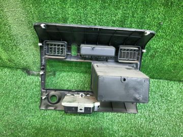 КОНСОЛЬ МАГНИТОФОНА НА MAZDA BONGO SK82V