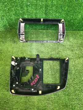 КОНСОЛЬ МАГНИТОФОНА НА TOYOTA WISH ZGE20