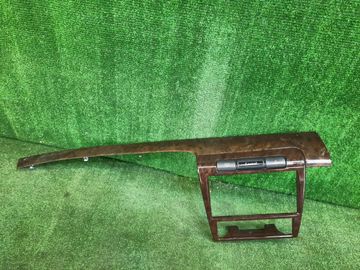 КОНСОЛЬ МАГНИТОФОНА НА NISSAN LAUREL HC35