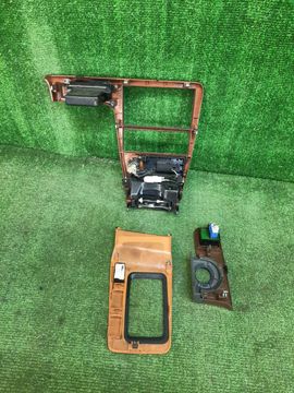 КОНСОЛЬ МАГНИТОФОНА НА TOYOTA CHASER GX100