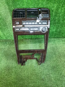 КОНСОЛЬ МАГНИТОФОНА НА TOYOTA MARK II GX90