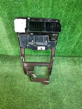 КОНСОЛЬ МАГНИТОФОНА НА TOYOTA MARK II GX90