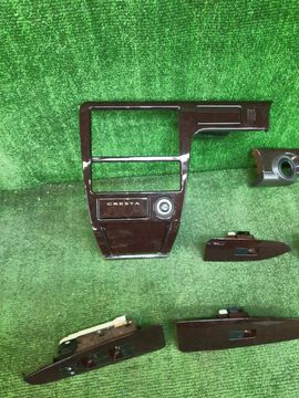 КОНСОЛЬ МАГНИТОФОНА НА TOYOTA CRESTA GX100