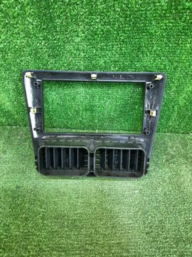 КОНСОЛЬ МАГНИТОФОНА НА SUBARU FORESTER SH5