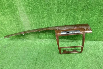 КОНСОЛЬ МАГНИТОФОНА НА NISSAN LAUREL HC35