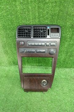 КОНСОЛЬ МАГНИТОФОНА НА TOYOTA MARK II GX90