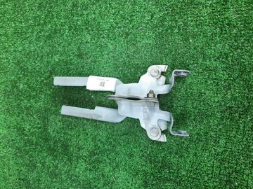 ПЕТЛЯ КАПОТА НА TOYOTA PROBOX NCP160V