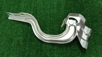 ПЕТЛЯ КАПОТА НА TOYOTA AQUA MXPK10