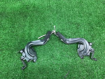 ПЕТЛЯ КАПОТА НА TOYOTA AQUA NHP10