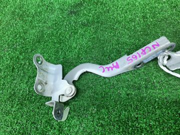 ПЕТЛЯ КАПОТА НА TOYOTA PROBOX NCP160V