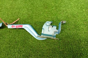 ПЕТЛЯ КАПОТА НА TOYOTA AQUA NHP10