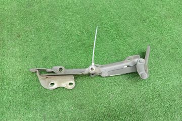 ПЕТЛЯ КАПОТА НА TOYOTA CARINA ED ST183
