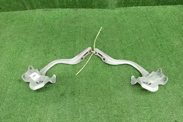 ПЕТЛЯ КАПОТА НА TOYOTA AQUA MXPK11