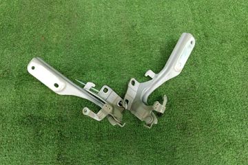 ПЕТЛЯ КАПОТА НА NISSAN JUKE YF15