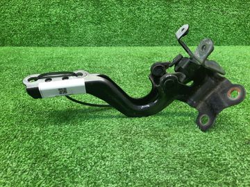 ПЕТЛЯ КАПОТА НА TOYOTA AQUA NHP10