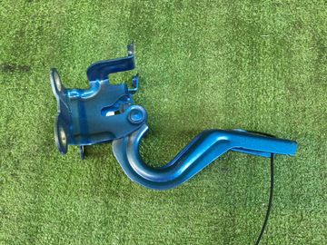 ПЕТЛЯ КАПОТА НА TOYOTA AQUA NHP10