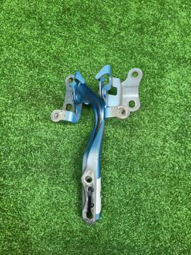 ПЕТЛЯ КАПОТА НА TOYOTA VITZ KSP130