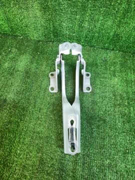 ПЕТЛЯ КАПОТА НА TOYOTA YARIS CROSS MXPJ10