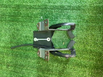 ПЕТЛЯ КАПОТА НА HONDA VEZEL RU4