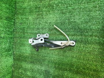 ПЕТЛЯ КАПОТА НА TOYOTA COROLLA FIELDER NZE141G