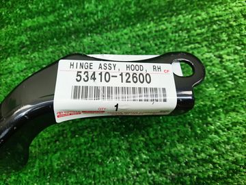 ПЕТЛЯ КАПОТА НА TOYOTA AURIS ZWE186H