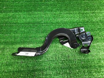 ПЕТЛЯ КАПОТА НА TOYOTA AURIS ZWE186H