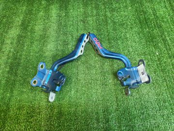 ПЕТЛЯ КАПОТА НА TOYOTA AQUA NHP10