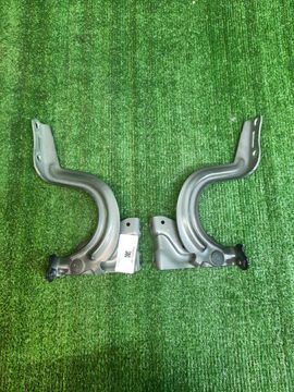 ПЕТЛЯ КАПОТА НА TOYOTA YARIS CROSS MXPB15