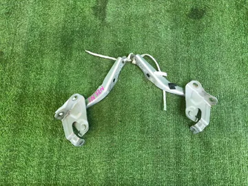 ПЕТЛЯ КАПОТА НА TOYOTA COROLLA FIELDER ZRE142G