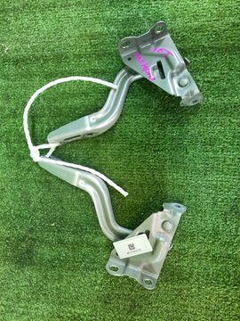 ПЕТЛЯ КАПОТА НА TOYOTA YARIS MXPH10