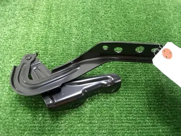 ПЕТЛЯ КАПОТА НА HONDA CR-V RW2