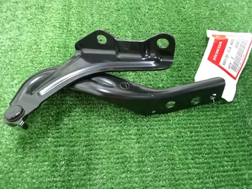 ПЕТЛЯ КАПОТА НА HONDA CR-V RW2