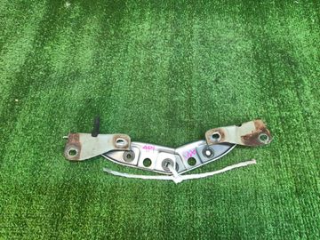 ПЕТЛЯ КАПОТА НА HONDA S2000 AP1