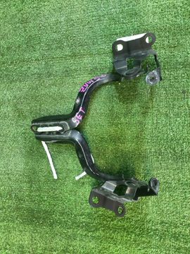 ПЕТЛЯ КАПОТА НА TOYOTA PRIUS ZVW50