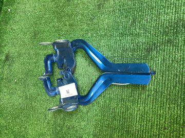ПЕТЛЯ КАПОТА НА TOYOTA AQUA NHP10