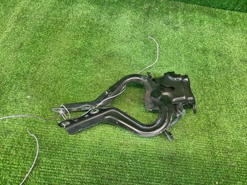 ПЕТЛЯ КАПОТА НА TOYOTA AQUA NHP10