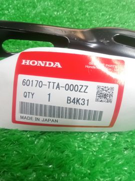 ПЕТЛЯ КАПОТА НА HONDA N-BOX JF3