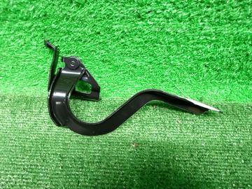 ПЕТЛЯ КАПОТА НА TOYOTA NOAH ZRR80G