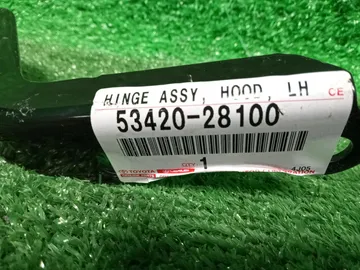 ПЕТЛЯ КАПОТА НА TOYOTA NOAH ZRR80G