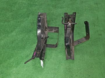 КРЕПЛЕНИЕ БАКА НА MAZDA BONGO SKP2T