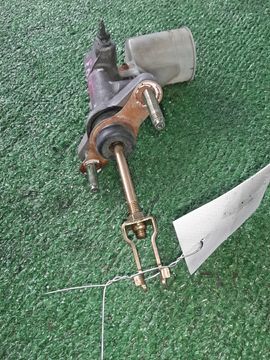 ГЛАВНЫЙ ЦИЛИНДР СЦЕПЛЕНИЯ НА TOYOTA SPRINTER EE103