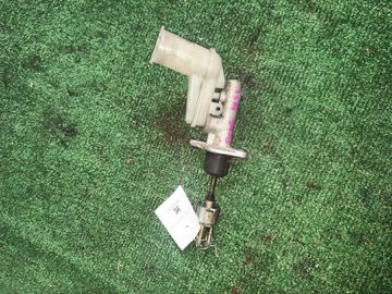 ГЛАВНЫЙ ЦИЛИНДР СЦЕПЛЕНИЯ НА MITSUBISHI LEGNUM EC1W 4G93