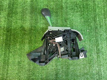 РЫЧАГ ПЕРЕКЛЮЧЕНИЯ КПП НА TOYOTA COROLLA FIELDER ZRE142G