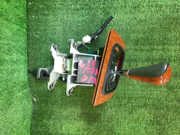 РЫЧАГ ПЕРЕКЛЮЧЕНИЯ КПП НА TOYOTA HARRIER MCU31W